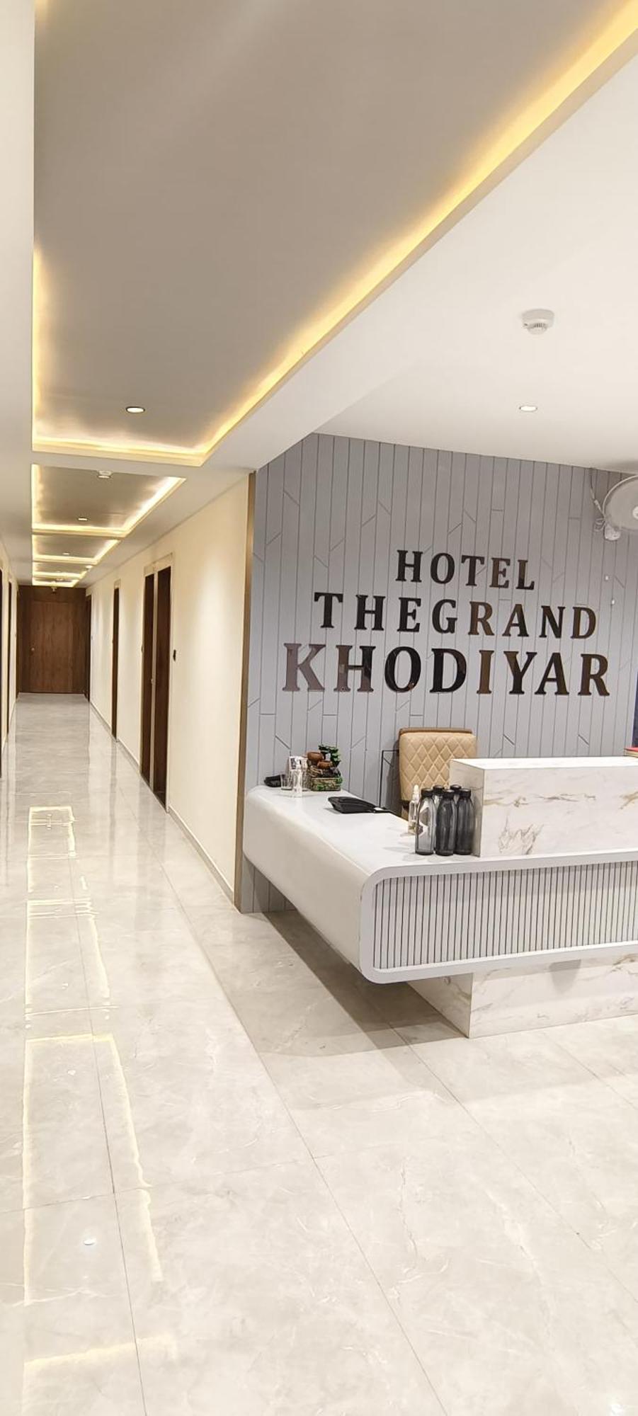 Hotel The Grand Khodiyar Visnagar Exterior photo